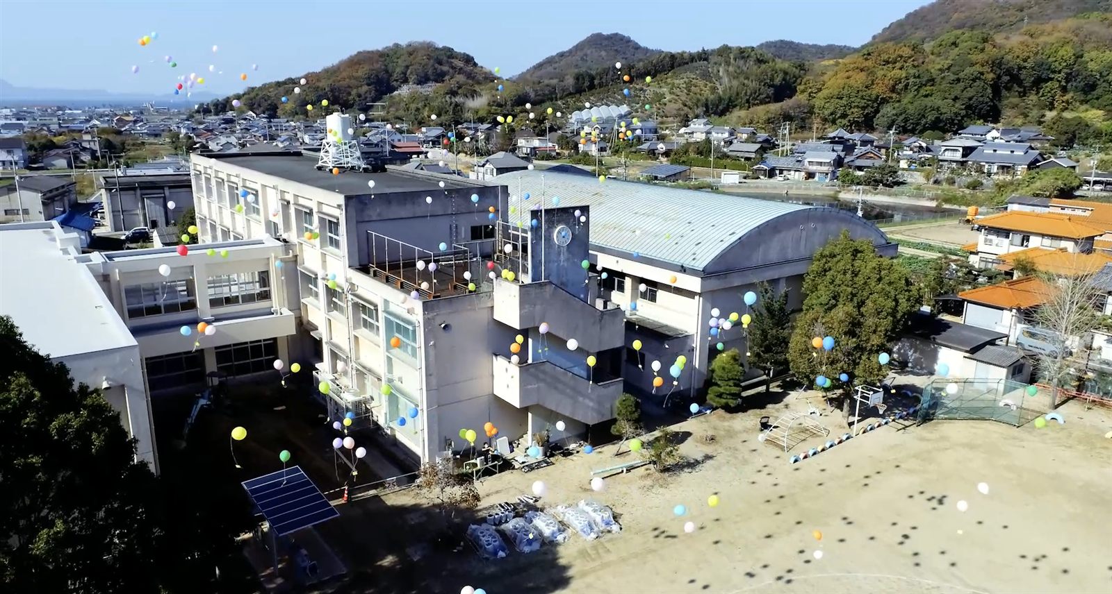 学校記念空撮 — Instagramへ
